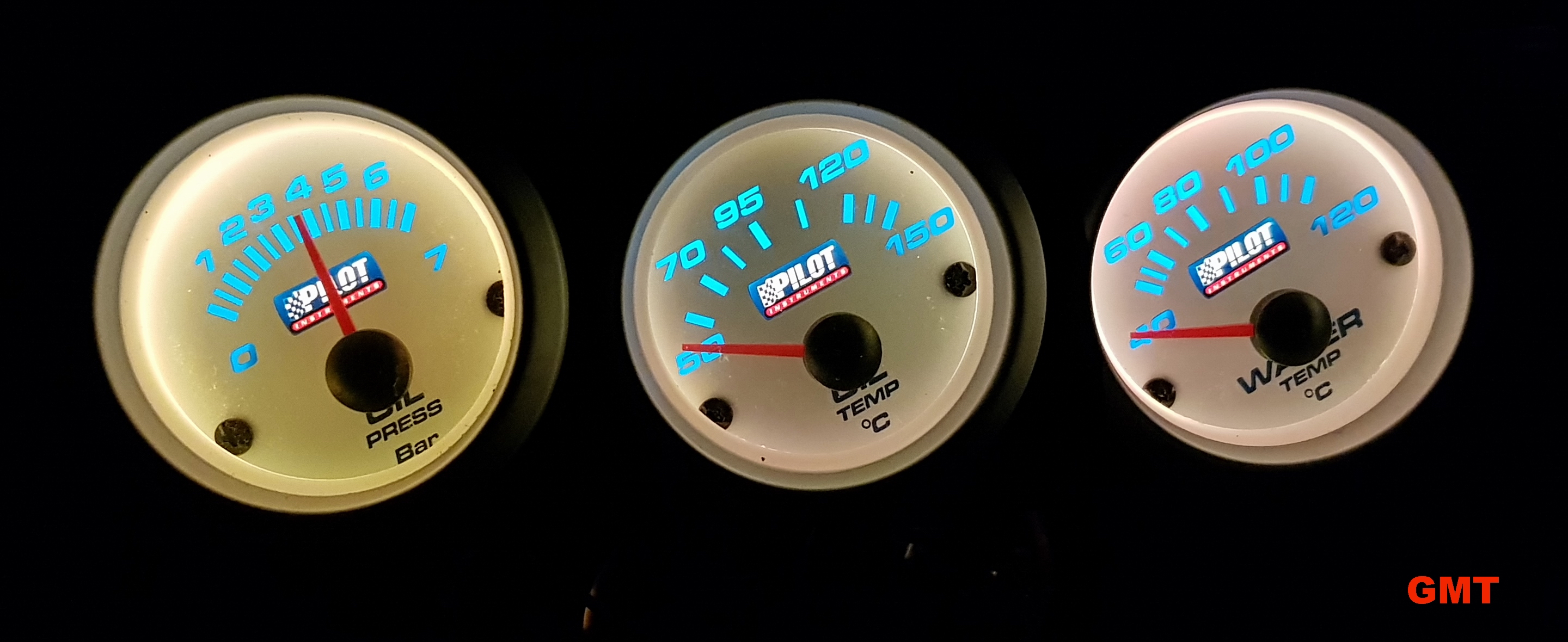 Suzuki vitara guida installazione manometri
da destra: Pressione Olio - Temperatura Olio - Temperatura Acqua
Accessori Pilot by Lampa